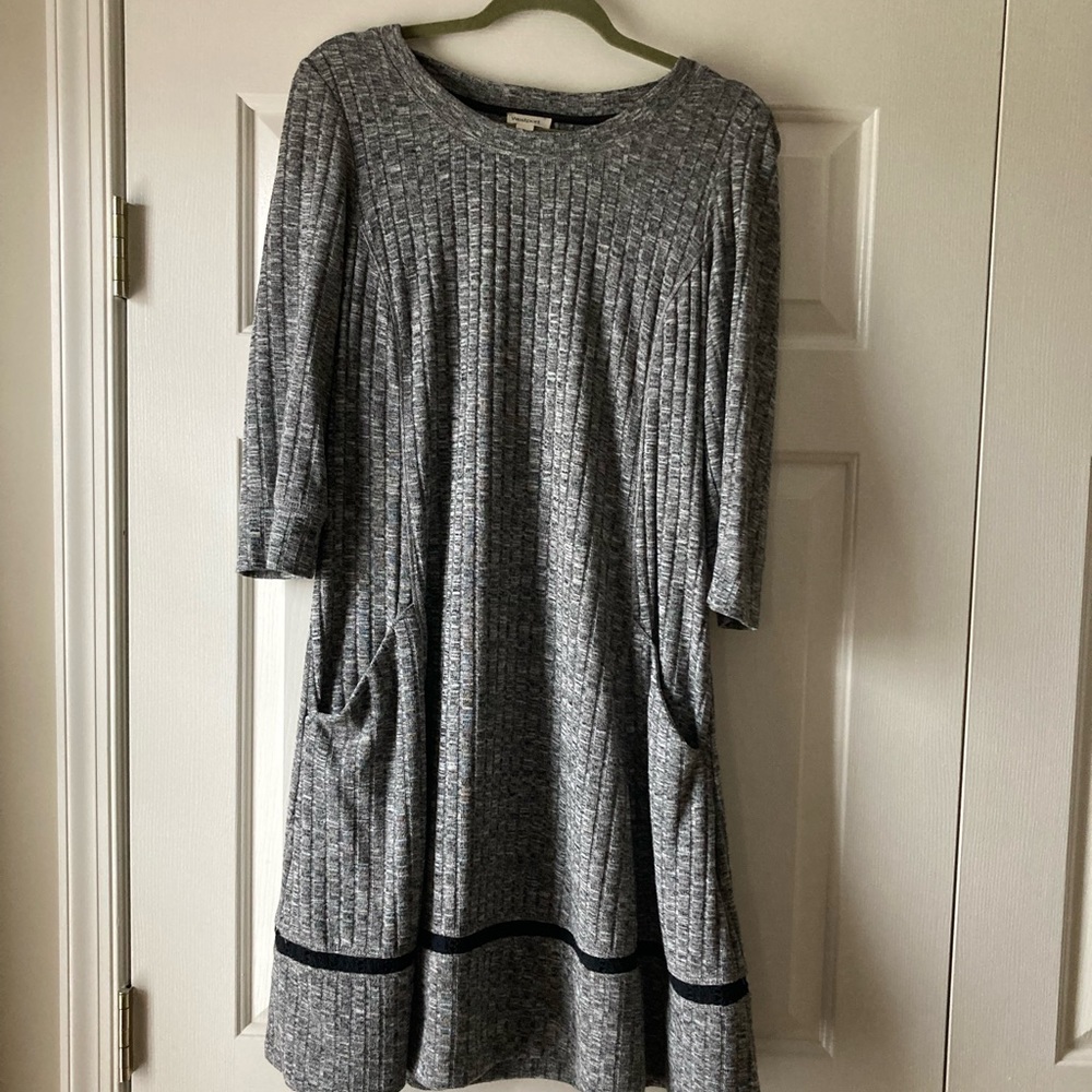 3/$20 EUC gray sweater dress